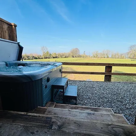 The Hideaway With Hot Tub * Naas